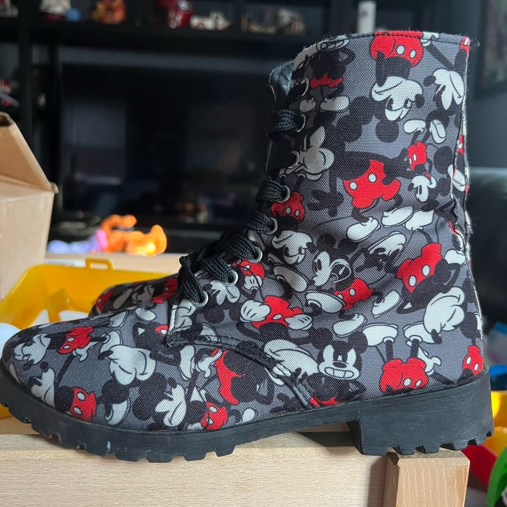 Mickey Mouse Boots size 7 excellent shape